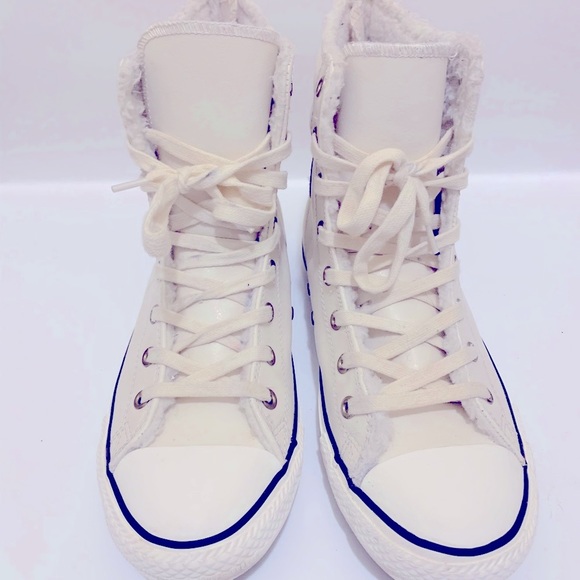 CHUCK TAYLOR ALL STAR CLASSIC BOOTS - Picture 2 of 7